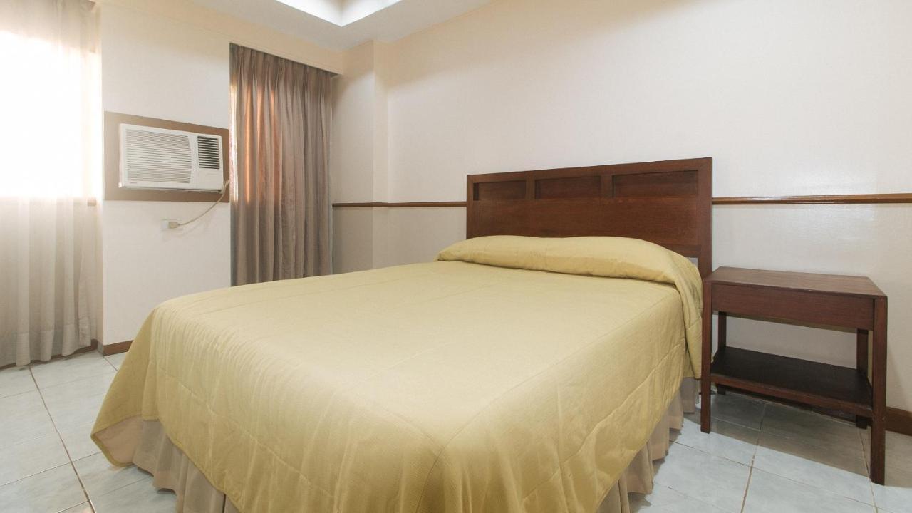 Garden Plaza Hotel Manila Exterior foto